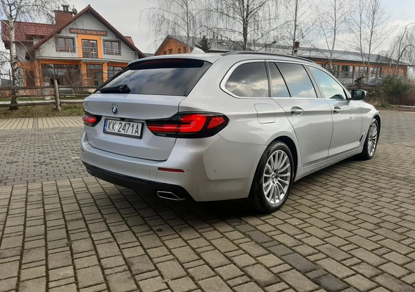 BMW Seria 5 cena 159900 przebieg: 57000, rok produkcji 2021 z Kraków małe 301